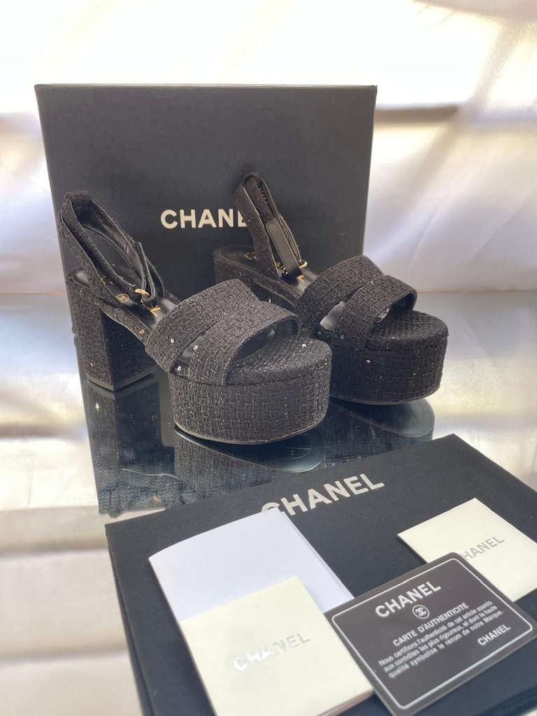 Chanel Tacon Negro