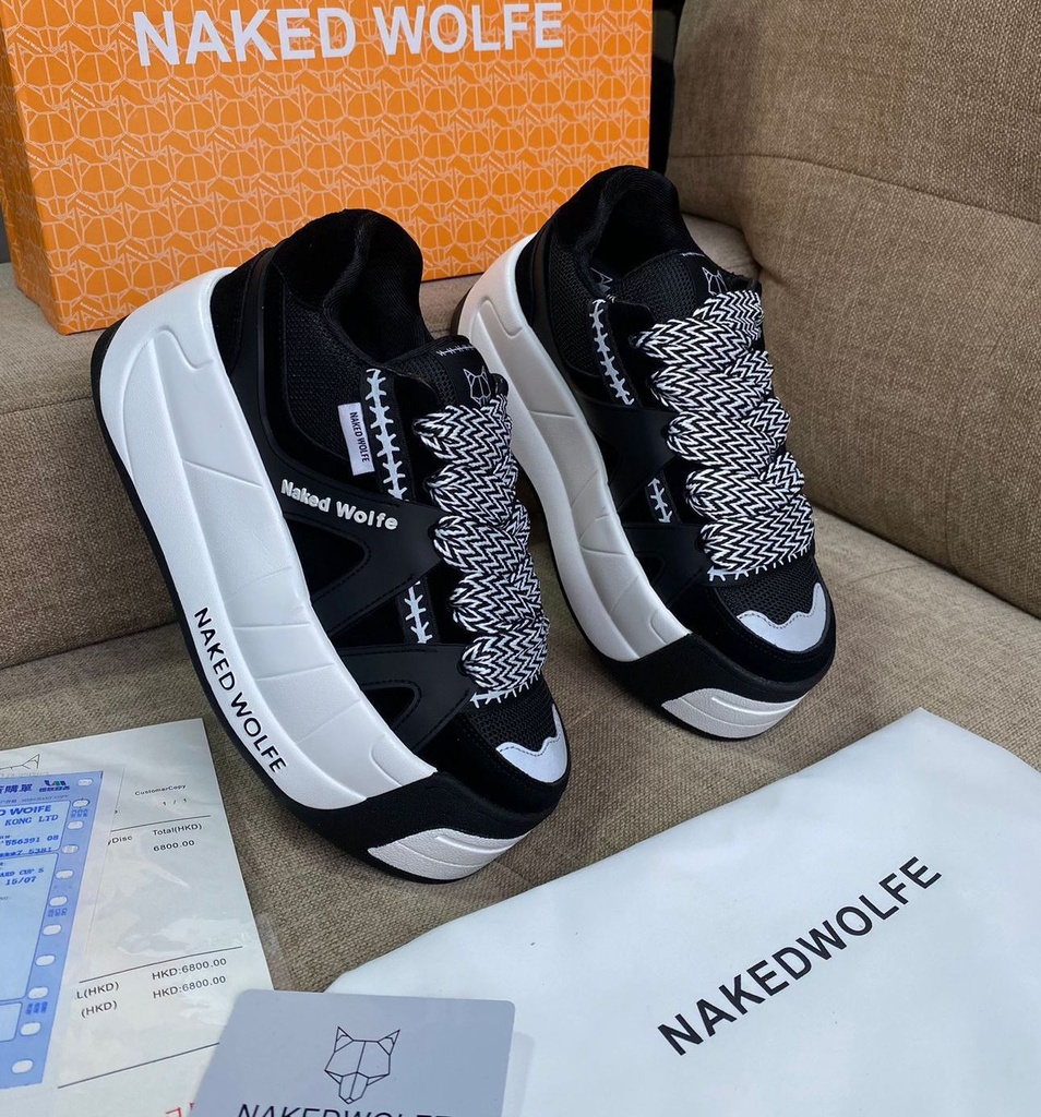 Naked Wolfe plataforma GA445