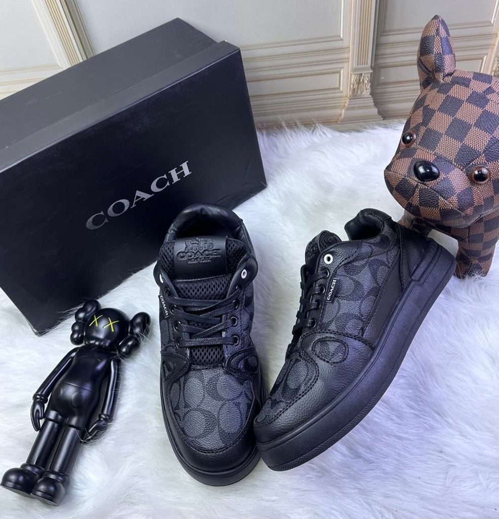 Coach Todo Negro Pin Blanco