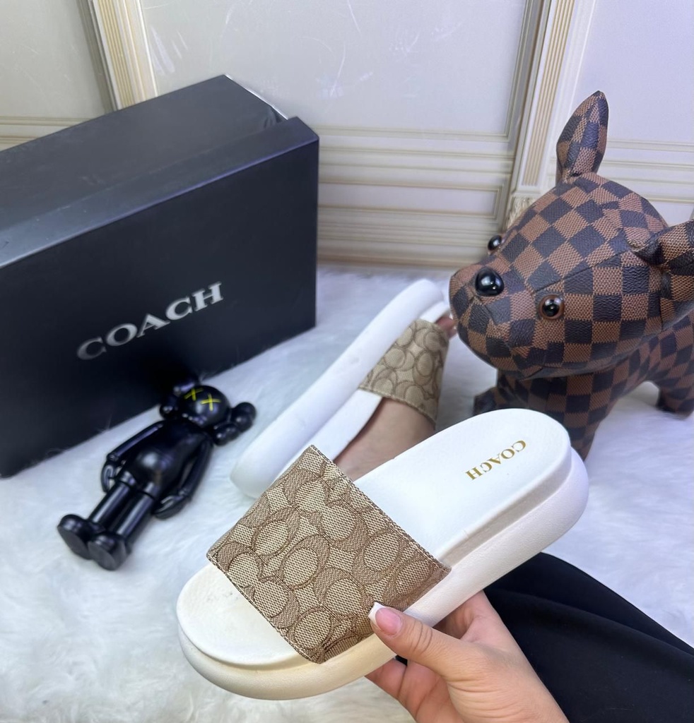 Coach Sandalia Cafe Claro