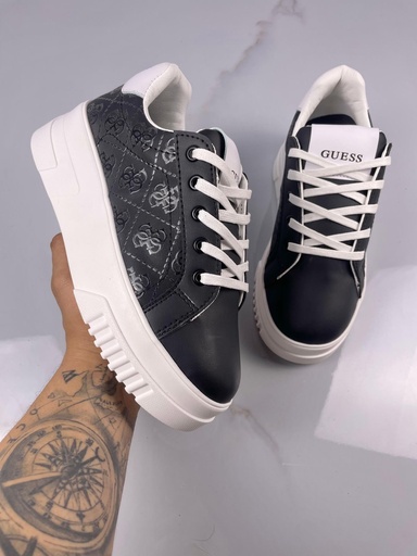 Guess Negro Blanco Plataforma