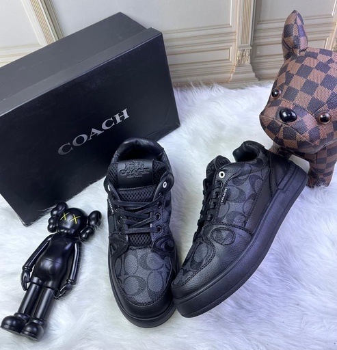 Coach Todo Negro Pin Blanco